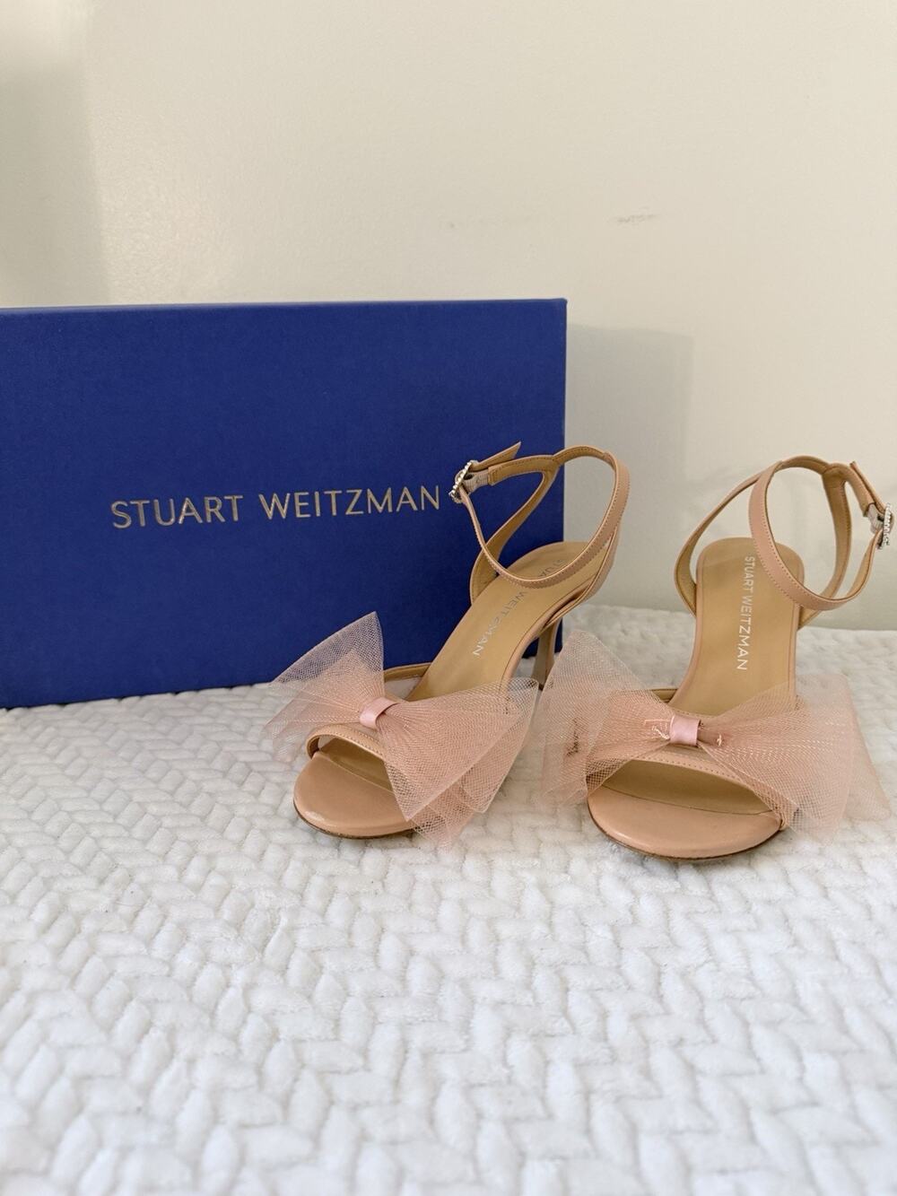 Stuart Weitzman Women's Blushing Bow Ginger Heel Sandals Sz 7.5B